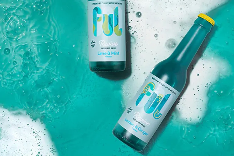 FUL sparkling beverage used in how to drink spirulina blog post